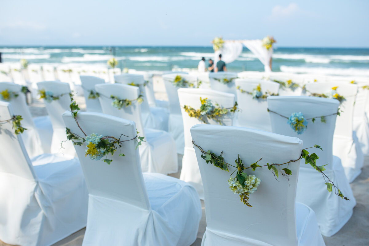 Beach ceremony at Naman Retreat